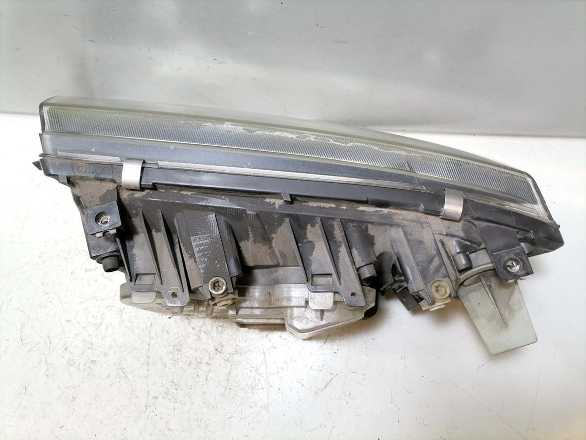 Skoda Fabia 1 6Y original Scheinwerfer vorn rechts Halogen Schwarzer Hintergrund Bj.2003